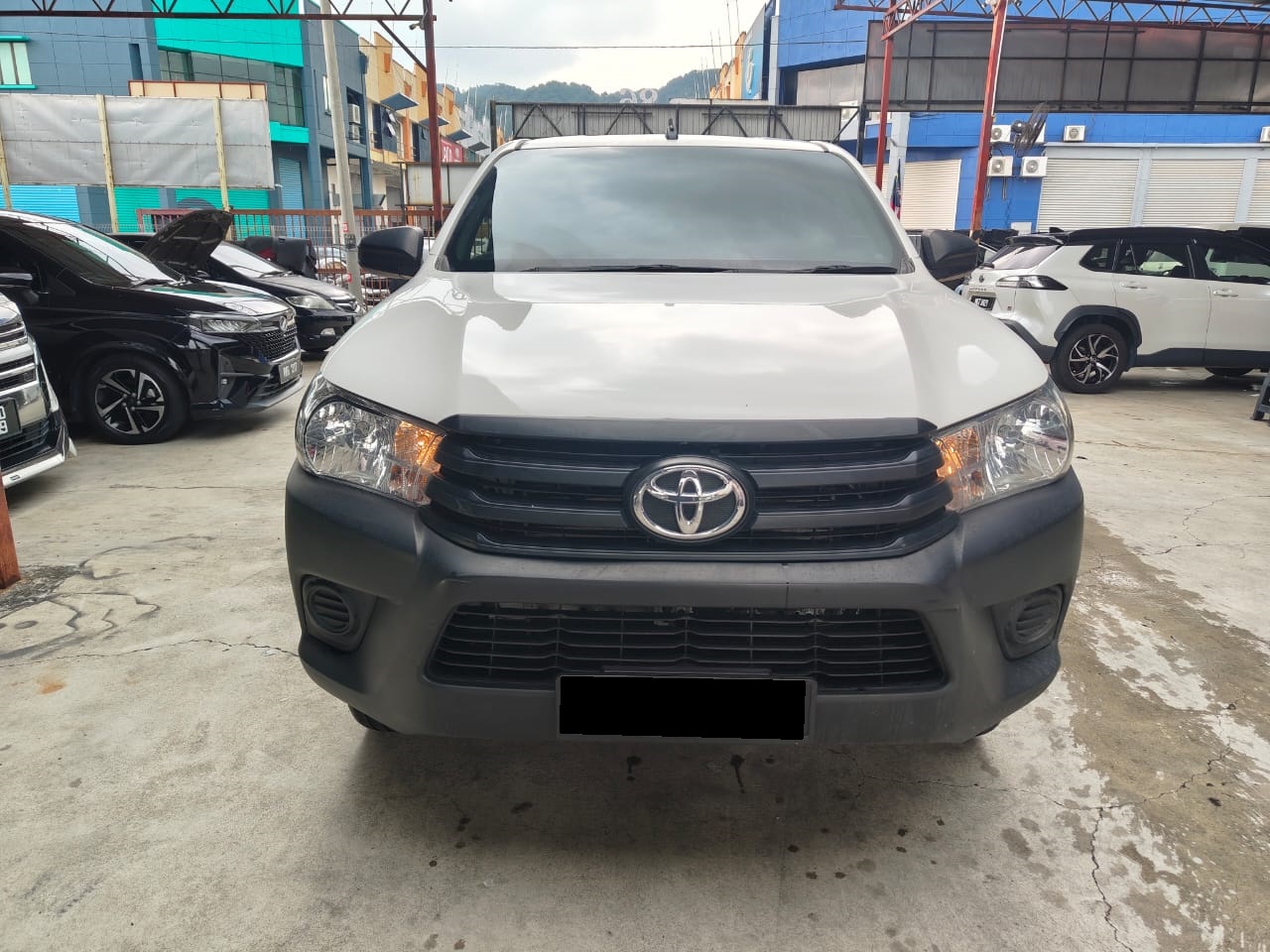 2021 Toyota HILUX 2.4 — photo 1 of 9