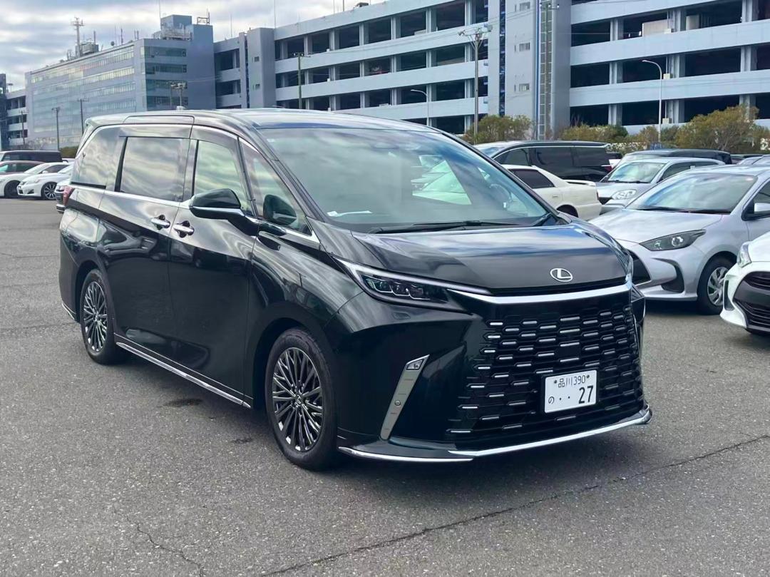 2024 Lexus LM500H Executive 2.4 — photo 1 of 14