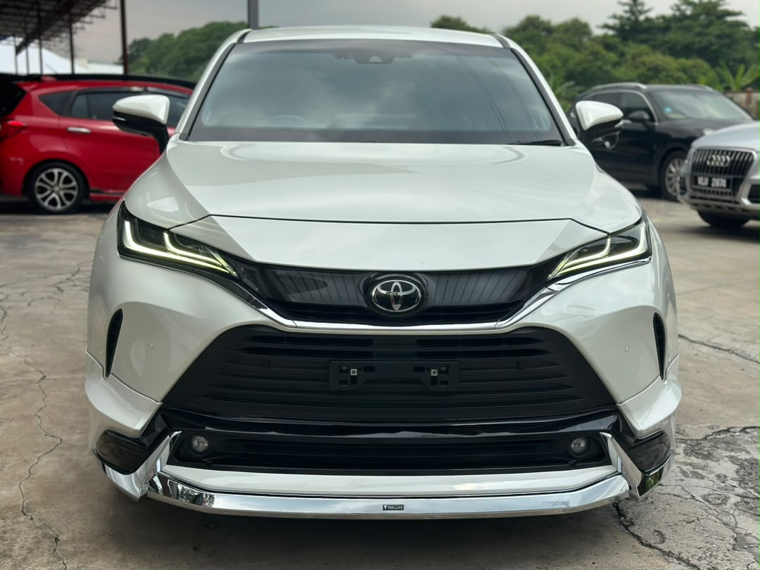 2022 Toyota Harrier Z Semi Leather 2.0 — photo 1 of 13